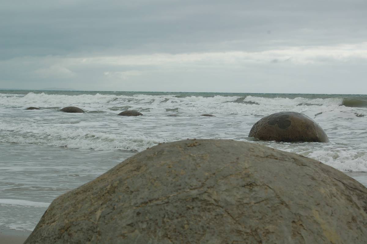 boulders at moeraki boulders at moeraki