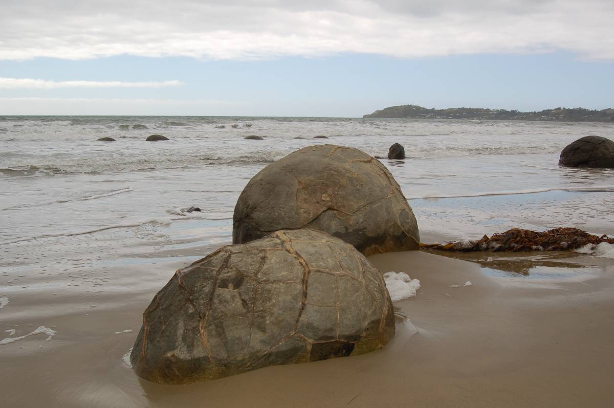 boulders at moeraki boulders at moeraki