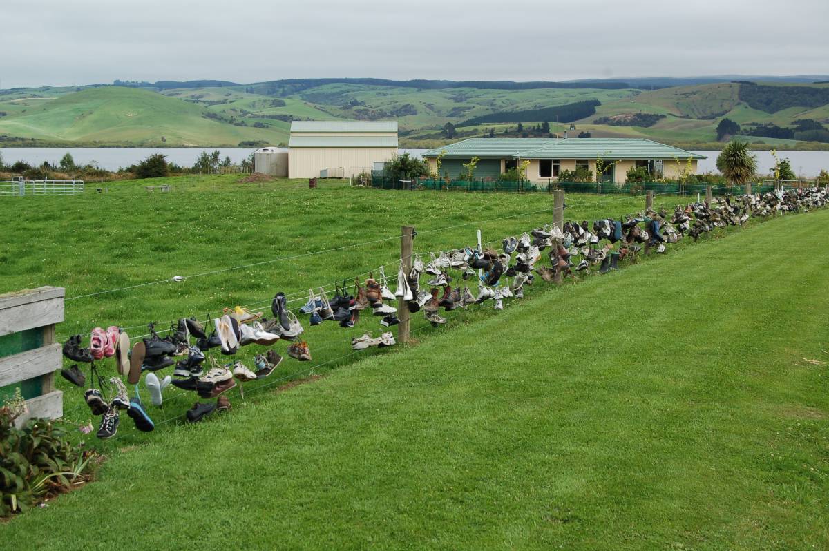 Shoe Fence Shoe Fence