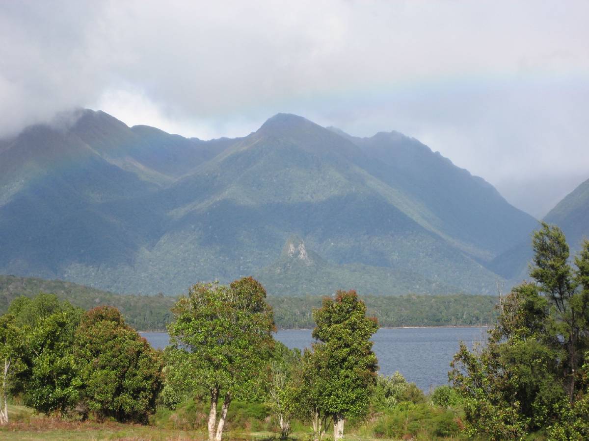 Lake Manapouri Lake Manapouri