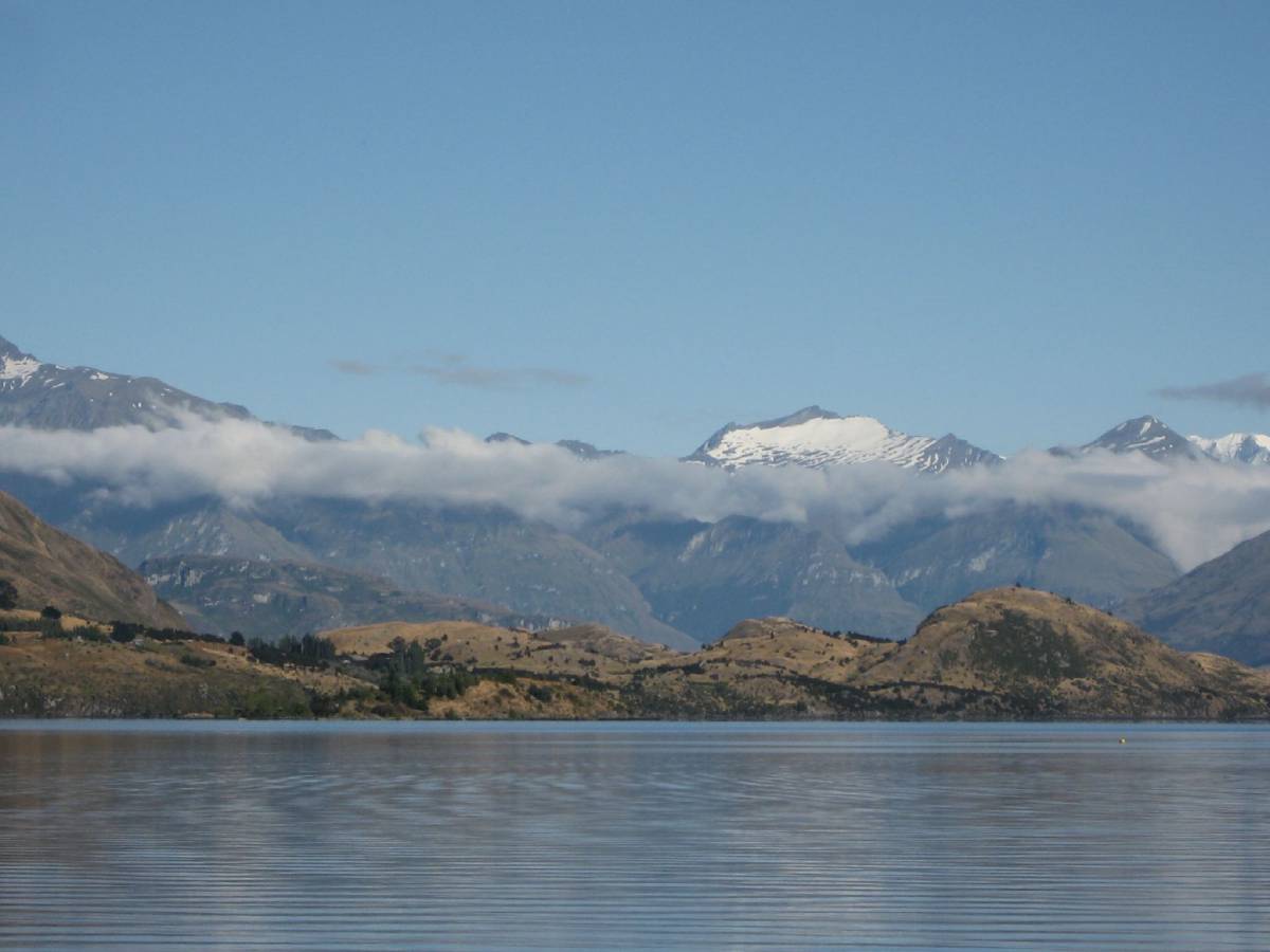 Hike at Lake Wanaka Hike at Lake Wanaka